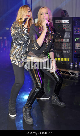 Allerheiligen Höchstleistungen live Featuring G-A-Y: All Saints, Melanie Blatt Where: London, Vereinigtes Königreich bei: 12. April 2014 Stockfoto