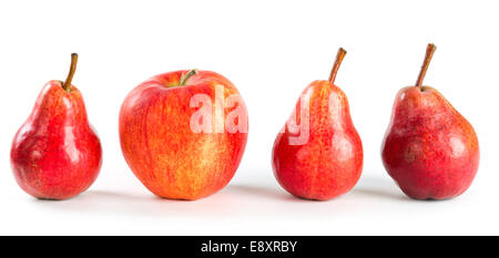 Reifer roter Apfel und Birnen Stockfoto