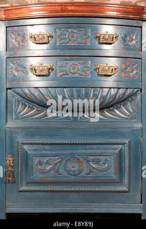 Shabby chic Jugendstil Sideboard blau Stockfoto