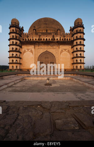 Golgumbaz West Fassade Stockfoto