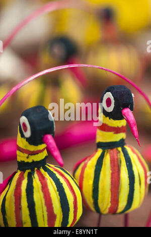 Narayangonj, Bangladesch. 19. November 2012. Ausgestopfte Tiere Spielzeug von Landbevölkerung werden angezeigt für Verkauf Bangladesch © Zakir Hossain Chowdhury/ZUMA Draht/Alamy Live News Stockfoto
