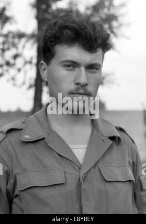 Region Moskau, Russland - ca. 1993: portrait eines Soldaten. Film scannen. große Körner, ca. 1993 Stockfoto