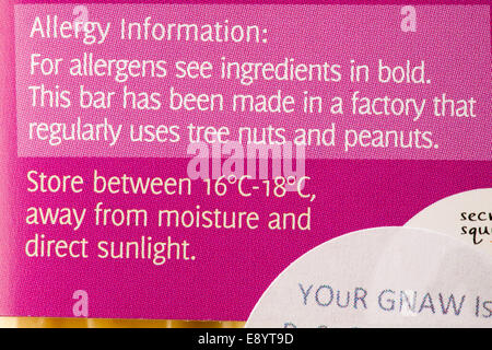Allergieinformationen über Bar der nagen Go Bananas chocolate bar Stockfoto