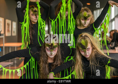 Tänzer, Kinderfest, Harpa, Reykjavik, Island Stockfoto