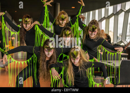 Tänzer, Kinderfest, Harpa, Reykjavik, Island Stockfoto