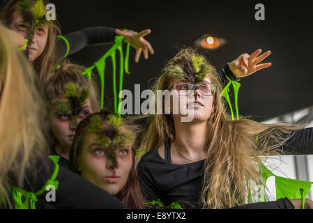 Tänzer, Kinderfest, Harpa, Reykjavik, Island Stockfoto