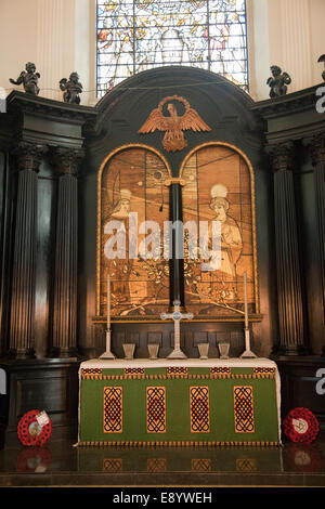 St Clement Danes Kirche auf dem Strand in London UK Stockfoto