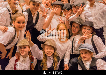Tänzer, Kinderfest, Harpa, Reykjavik, Island Stockfoto