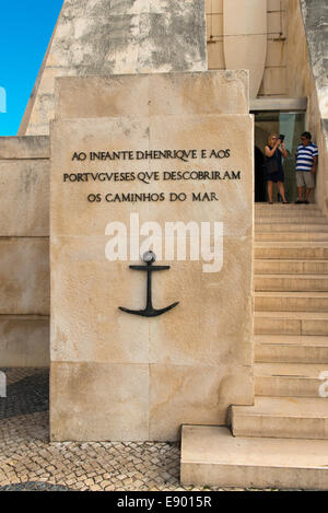 Portugal-Lissabon-Belem-Denkmal oder die Entdeckungen Norden Eingang Prinz Heinrich und die Portugiesen, die die Straßen des Meeres entdeckt Stockfoto