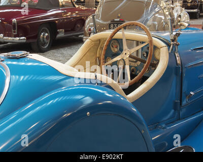 Der 1927 Bugatti Sport 35B mit 8-Zylinder-Motor und 140 PS ist ein historischer Rennwagen mit einer Höchstgeschwindigkeit von 210 km/h. Stockfoto