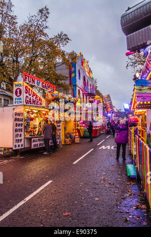 Traditionelle Oktober Michaeli fair auf der Broad Street in der Marktstadt von Alresford Hampshire, Vereinigtes Königreich. Stockfoto