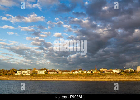 Europas größter Binnenhafen, Duisburg-Ruhrort, Stockfoto