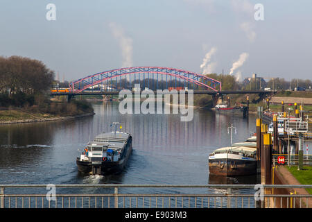 Europas größter Binnenhafen, Duisburg-Ruhrort, Rhein, Stockfoto