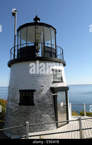 Owls Head Light, die sitzt bei der Eröffnung der Rockland Hafen und westlichen Penobscot Bay, Eulen Kopf, Maine, USA Stockfoto