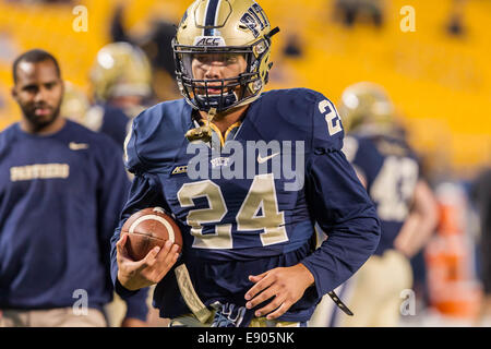 Pittsburgh, Pennsylvania, USA. 16. Oktober 2014. Pittsburgh RB JAMES CONNER (24) vor dem Spiel zwischen der Virginia Tech Hokies und Pittsburgh Panthers spielten im Heinz Field in Pittsburgh, Pennsylvania. Bildnachweis: Frank Jansky/ZUMA Draht/Alamy Live-Nachrichten Stockfoto