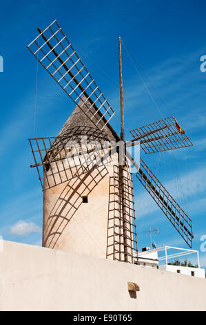 traditionelle Windmühle in Palma De mallorca Stockfoto