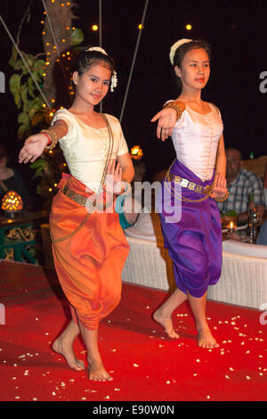 Traditionellen kambodschanischen Tänzern, Phnom Penh, Kambodscha Stockfoto