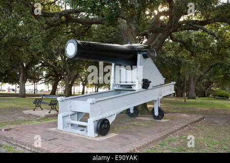 Konföderierten Bomford Kanone verwendet bei der Verteidigung von Fort Sumter während Amerikanischer Bürgerkrieg, White Point Gardens, Charleston. Stockfoto