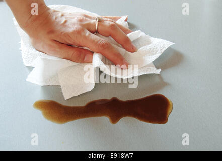 Tisch abwischen Stockfoto