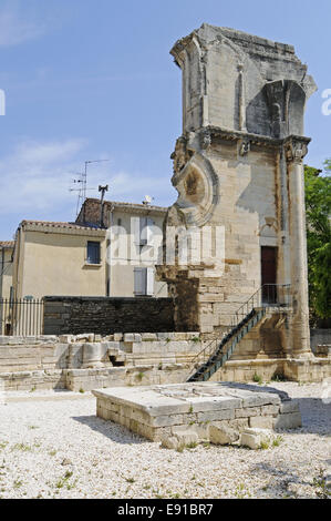 Abteikirche mit einer Open-Air-Wendeltreppe Stockfoto