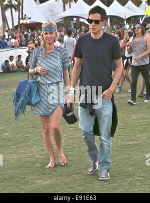 Coachella 2014 - Tag 3 - Promi-Sichtungen D: Nicky Hilton, James Rothschild wo: Los Angeles, California, Vereinigte Staaten von Amerika bei: 13. April 2014 Stockfoto