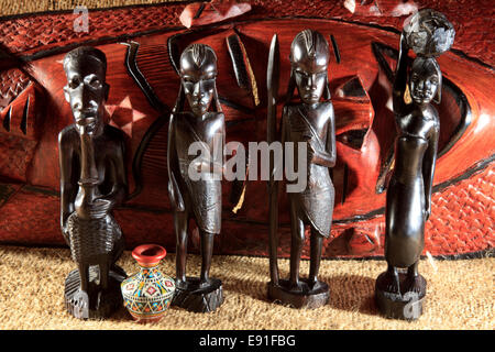 Afrikanische Kunstskulpturen aus Ebenholz Holzschnitzerei. Stockfoto