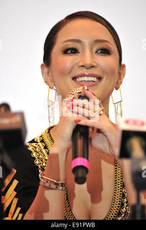 Singapur. 17. Oktober 2014. Japanische Sängerin Ayumi Hamasaki besucht eine Pre-Konzert-Pressekonferenz veranstaltet von der "Nation"-Konzert in Singapur Marina Bay Sands Theatre, Singapur, 17. Oktober 2014. Die "Nation" Singapur Konzert wird am 18. Oktober, zum ersten Mal stattfinden, die es außerhalb Japans gehalten wird. Bildnachweis: Dann Chih Wey/Xinhua/Alamy Live News Stockfoto