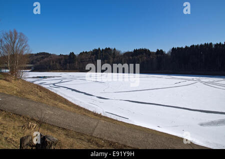 Die winterliche Wupper Stausee in Deutschland Stockfoto