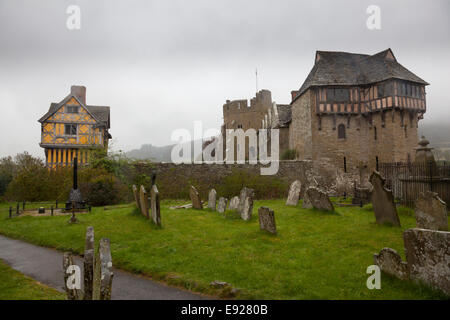 Friedhof von Stokesay Castle in Shropshire Stockfoto