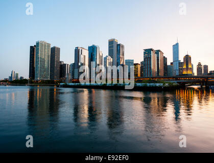 Sonnenuntergang über Chicago vom Navy Pier Stockfoto