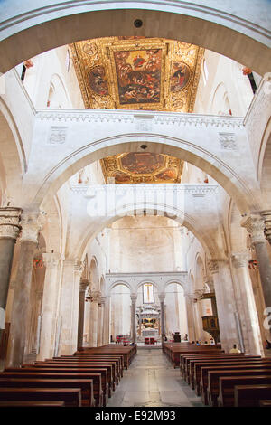 Berühmte Sankt-Nikolaus-Kirche in Bari, Italien Stockfoto