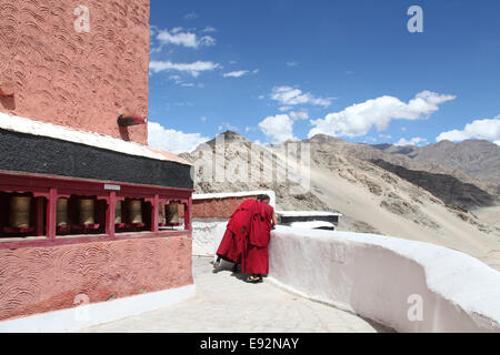 Mönche in Thiksay Gompa in Ladakh Stockfoto