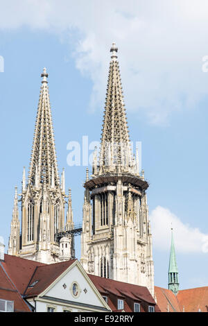 Türme des Regensburger Dom (Kathedrale von Regensburg). Stockfoto