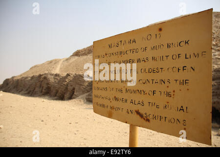 Eine Mastaba (Bedeutung "Haus für die Ewigkeit" oder "ewige Haus"), ist eine Art von alten ägyptischen Grab. Stockfoto