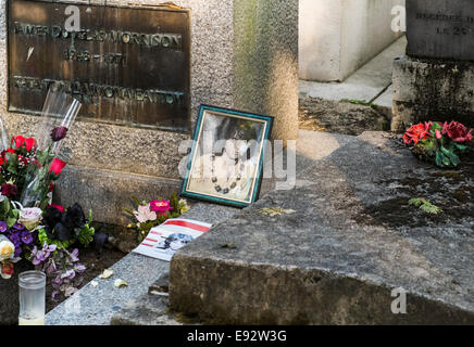 Grab von Jim Morrison, Sänger für die US-amerikanische Rock-Band  Die Doors , Pere Lachaise Friedhof, Paris, Ile de France Stockfoto