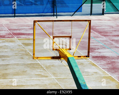 Vogelperspektive Blick auf eine leere Basketballplatz. Stockfoto