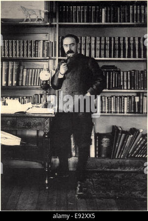 Rudyard Kipling (1865-1936), englischer Dichter und Schriftsteller, Portrait zu Hause, ca. 1895 Stockfoto