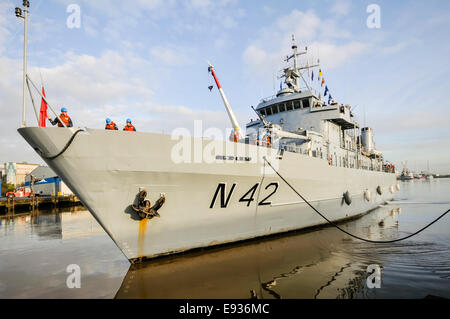 Belfast, Nordirland. 17. Okt. 2014 - LNS Jotvingis (N42) (Litauen) aus der SNMCMG1. NATO-Minenräumflotte. Kredit: Stephen Barnes/Alamy Live News Stockfoto