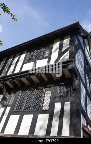 Die historischen 14. Jahrhundert Lychgate Cottages in Priorat Zeile, Coventry, Warwickshire, England, UK Stockfoto