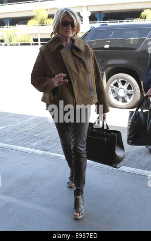 Martha Stewart kommt am Flughafen Los Angeles International (LAX) Featuring: Martha Stewart Where: Los Angeles, California, Vereinigte Staaten von Amerika bei: 15. April 2014 Stockfoto