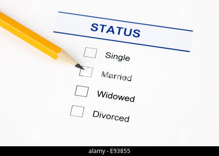 Familienstand-Form mit Bleistift und checkbox Stockfoto