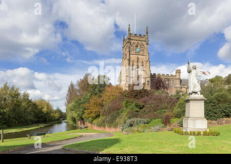 Mitarbeiter und Worcester Kanal übersehen von St Mary und Allerheiligen Kirche, Kidderminster, Worcestershire, England, UK Stockfoto