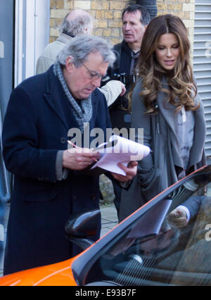 Kate Beckinsale, Terry Jones und Rob Riggle film Szenen für "Absolut nichts" Central London mit: Kate Beckinsal, Terry Jones wo: London, Vereinigtes Königreich bei: 15. April 2014 Stockfoto