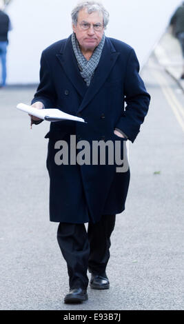 Kate Beckinsale, Terry Jones und Rob Riggle film Szenen für "Absolut nichts" Central London mit: Terry Jones wo: London, Vereinigtes Königreich bei: 15. April 2014 Stockfoto