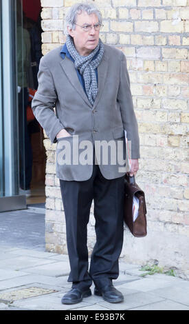 Kate Beckinsale, Terry Jones und Rob Riggle film Szenen für "Absolut nichts" Central London mit: Terry Jones wo: London, Vereinigtes Königreich bei: 15. April 2014 Stockfoto