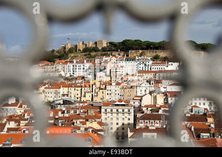 Horizontale Stadtbild von Lissabon. Stockfoto