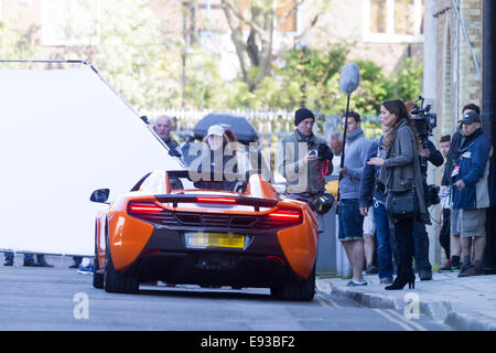 Kate Beckinsale, Terry Jones und Rob Riggle film Szenen für "Absolut nichts" Central London mit: Kate Beckinsale Where: London, Vereinigtes Königreich bei: 15. April 2014 Stockfoto