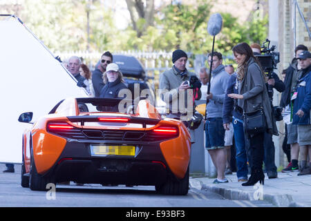 Kate Beckinsale, Terry Jones und Rob Riggle film Szenen für "Absolut nichts" Central London mit: Kate Beckinsale Where: London, Vereinigtes Königreich bei: 15. April 2014 Stockfoto