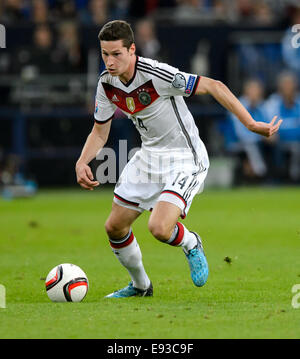 Geselnkrichen, Deutschland. 14. Oktober 2014. Deutschlands Julian Draxler in Aktion während der UEFA EURO 2016 Qualifikation Fußball-match zwischen Deutschland und Irland in Geselnkrichen, Deutschland, 14. Oktober 2014. Foto: Thomas Eisenhuth/Dpa/Alamy Live News Stockfoto