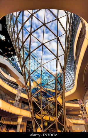 MyZeil ist ein Einkaufszentrum im Zentrum von Frankfurt, Deutschland. Entworfen vom römischen Architekten Massimiliano Fuksas. Stockfoto